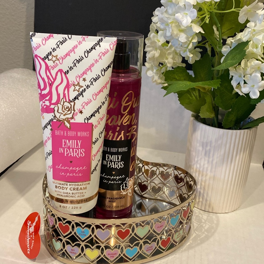 “Sweethearts” BBW Heart Shaped Mirror Body Care Trays-2  & Lip Oils Bundle - Picture 8 of 12